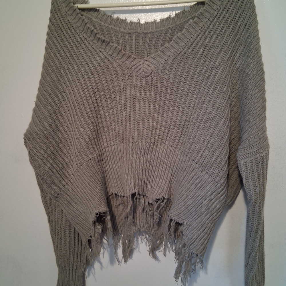 Elegant V-Neck Frayed Hem Sweater